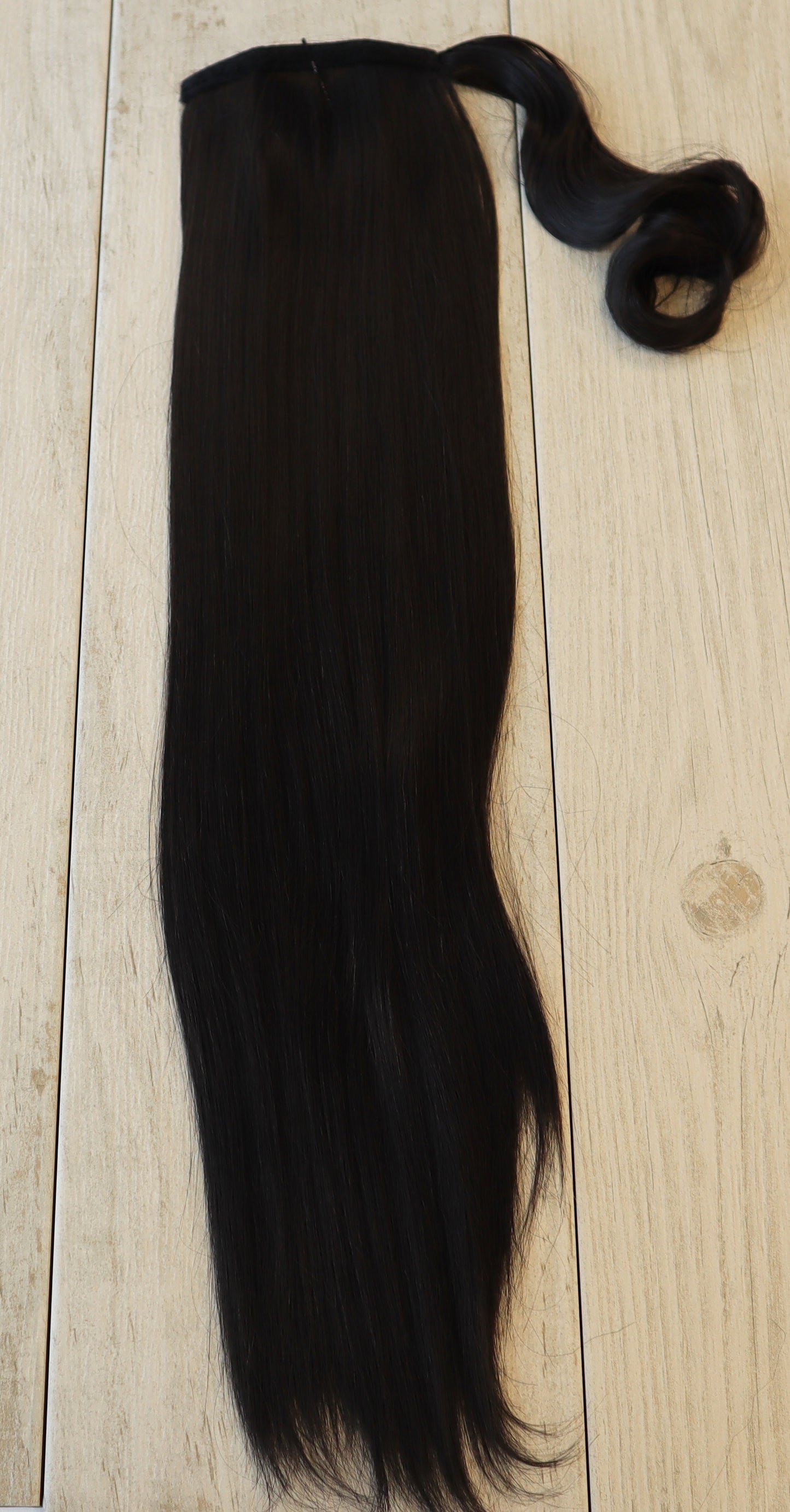 Colour 2 Grande Light Ponytail 28inch