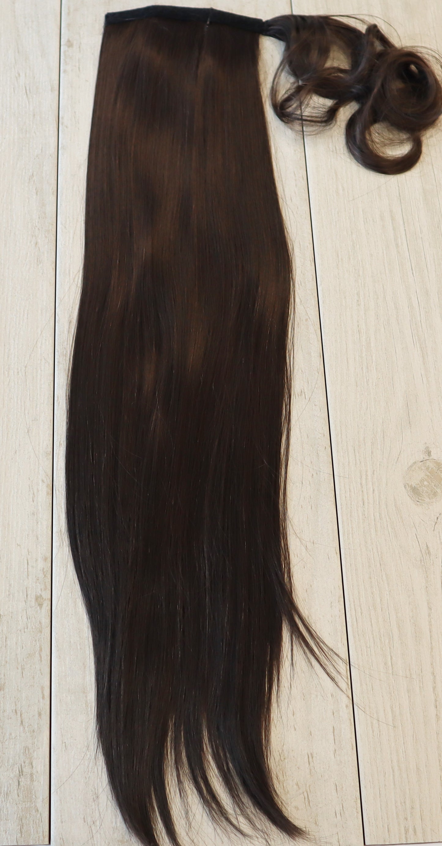 Colour 6 Grande Light Ponytail 28inch