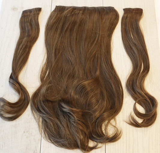 8 Neutral Light Brown Kate 3 Piece Wavy Clip-in 22inch