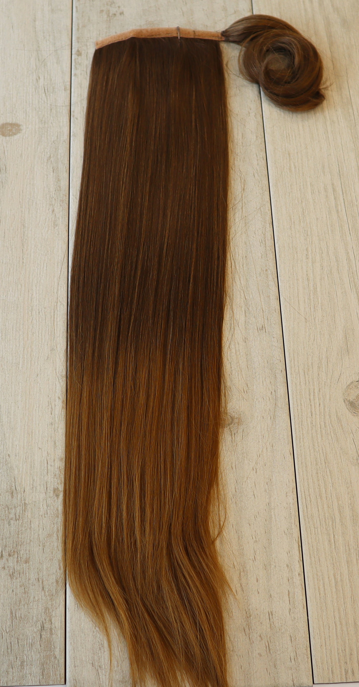 Colour 8T27 Grande Light Ponytail 28inch