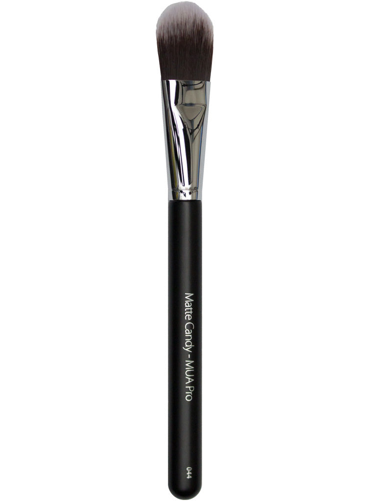 Foundation Brush 044 - MUA Professional