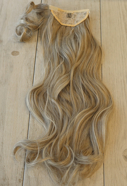 Biscuit Blonde Grande Wavy Ponytail 28inch