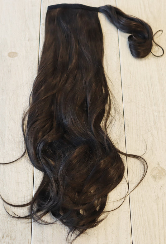 Colour 4 Grande Wavy Ponytail 28inch