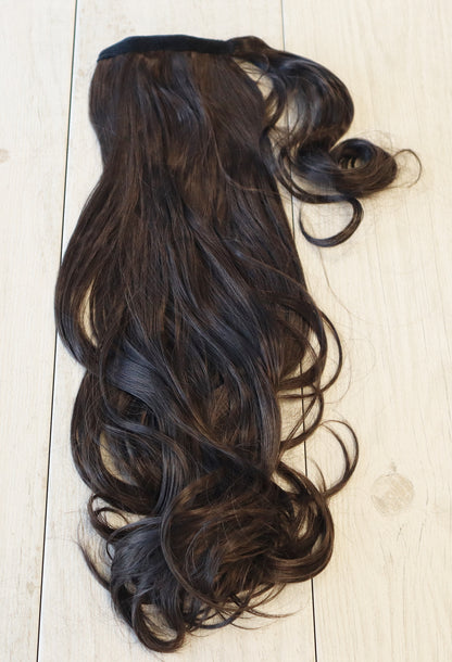 Colour 6 Grande Wavy Ponytail 28inch