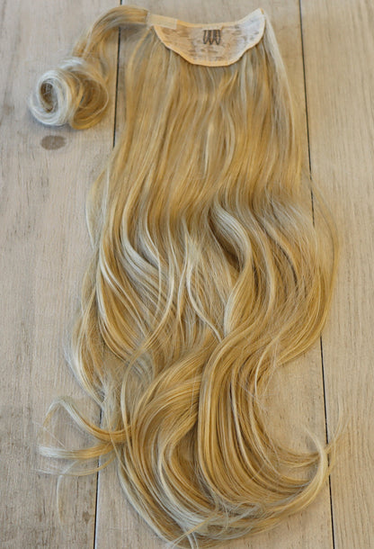 Colour 954 Grande Wavy Ponytail 28inch