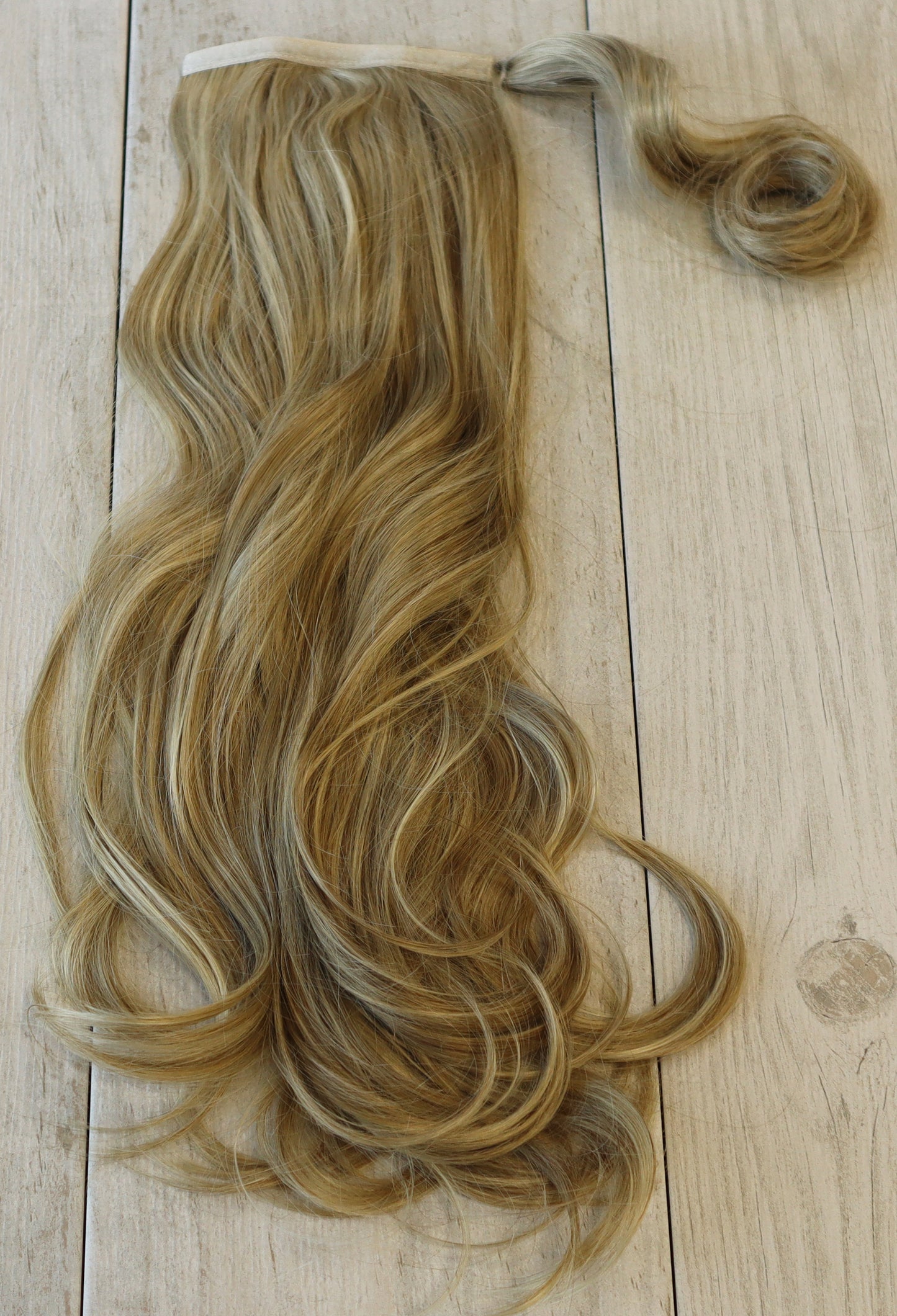 Spring Honey Grande Wavy Ponytail 28inch