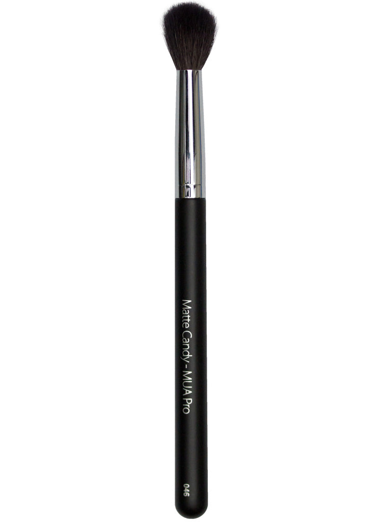 Large Eye Blending Brush 046 - MUA Professional