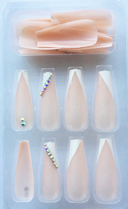 24 Deluxe Nail Tips